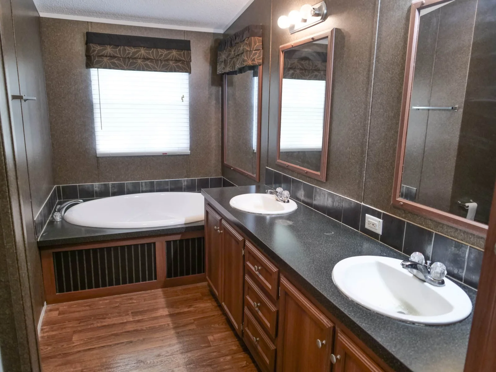 Property photo 43