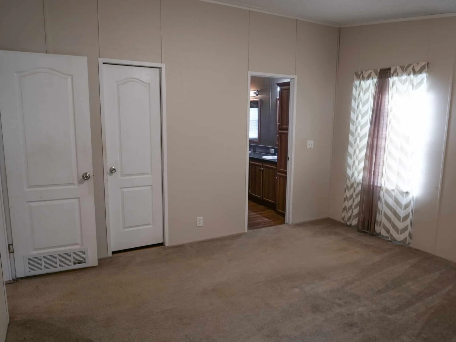 Property photo 44